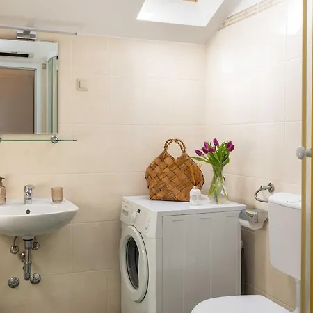 Subrenum - Comfort Two Bedroom With Terrace And Sea View A2 Apartment